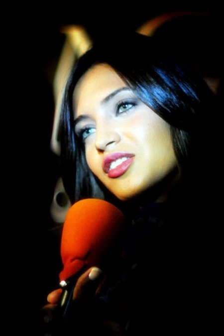 Сара Карбонеро - найсексуальніша журналістка Іспанії (24 фото) – фото 11