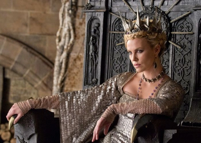 Топ-100 жінок зі сторінок журналу Maxim 2012 (100 фото) – фото 84