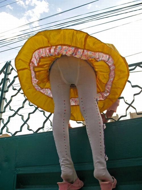 Чому дівчата в спідницях не люблять вітер (60 фото) – фото 30