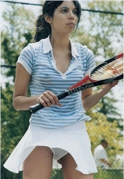 Чому дівчата в спідницях не люблять вітер (60 фото) – фото 32