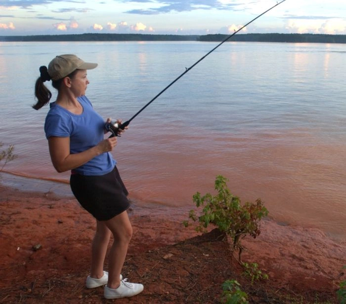 Дівчата рибалять у купальниках (39 фото) – фото 14