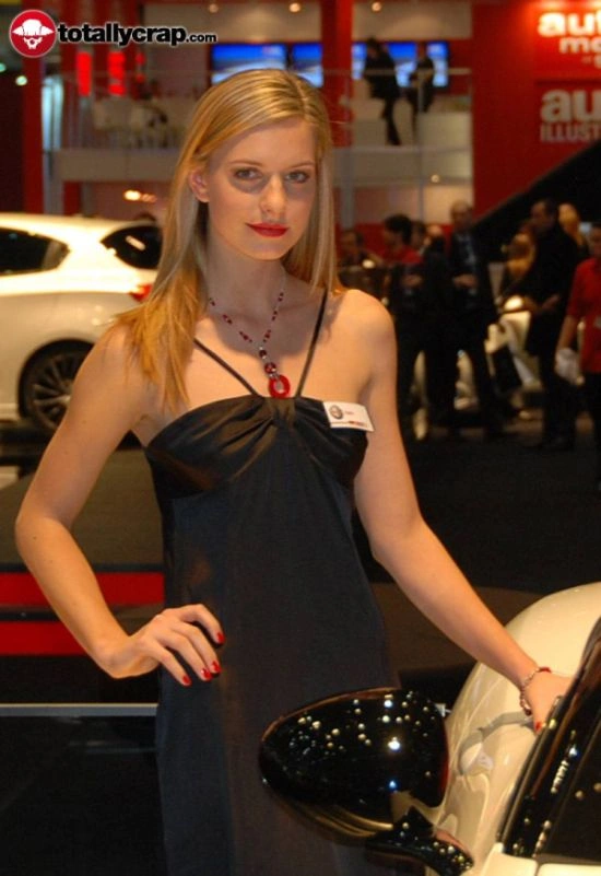 Дівчата на автовиставці в Женеві (110 фото) – фото 2