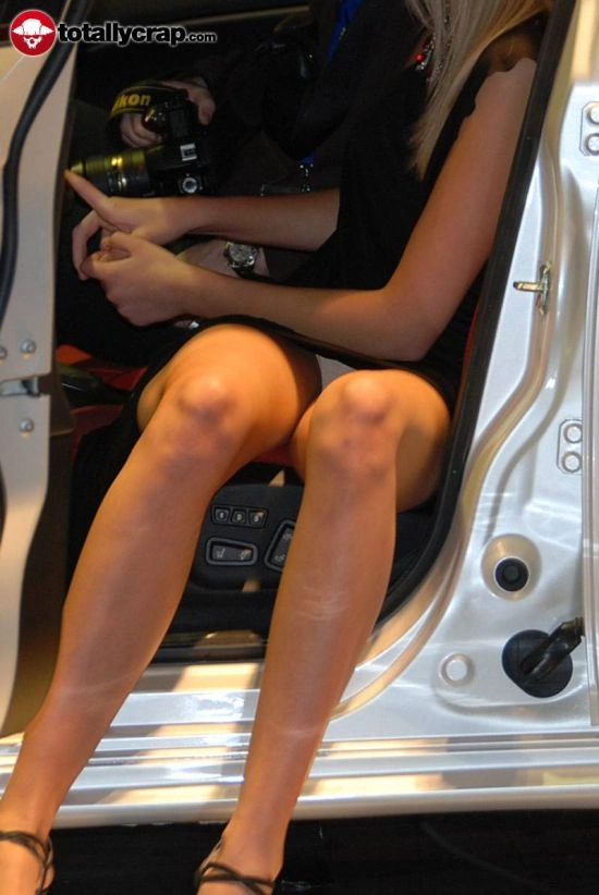 Дівчата на автовиставці в Женеві (110 фото) – фото 8