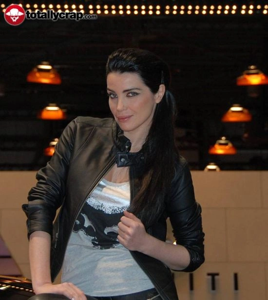 Дівчата на автовиставці в Женеві (110 фото) – фото 22