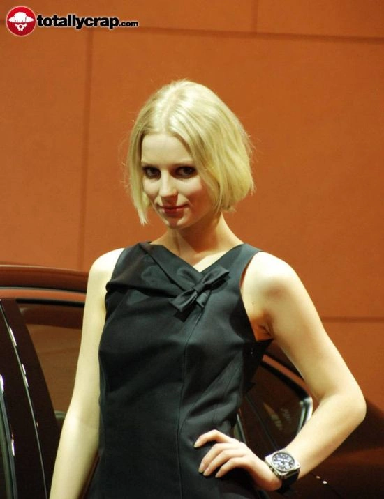 Дівчата на автовиставці в Женеві (110 фото) – фото 25