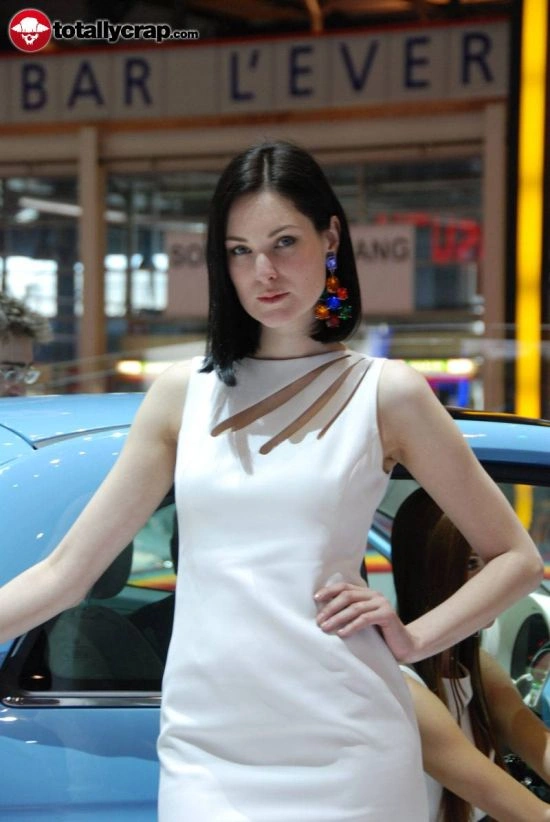 Дівчата на автовиставці в Женеві (110 фото) – фото 48