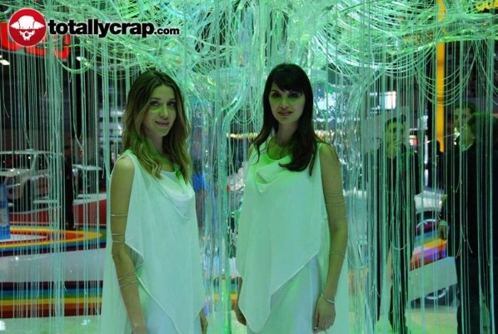 Дівчата на автовиставці в Женеві (110 фото) – фото 50