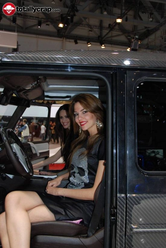 Дівчата на автовиставці в Женеві (110 фото) – фото 63