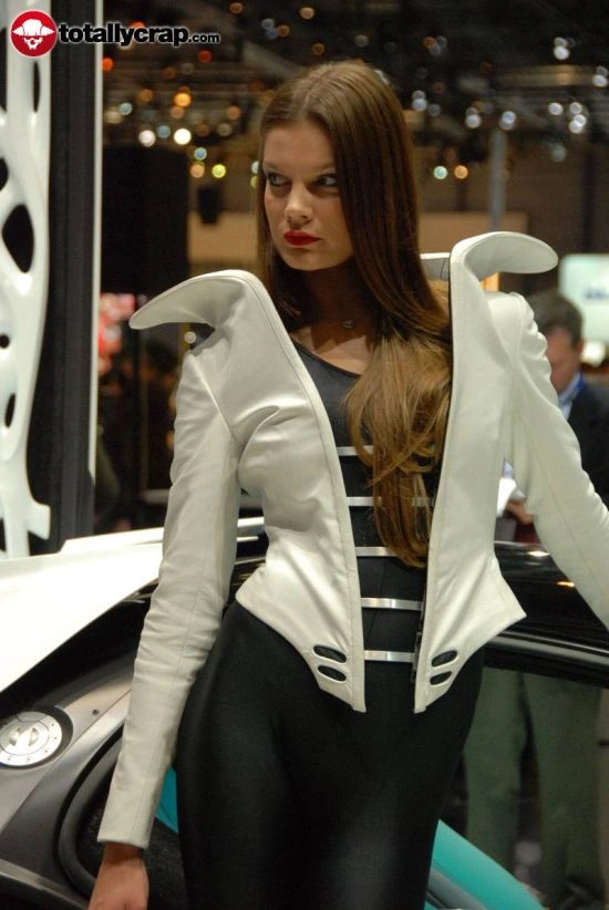 Дівчата на автовиставці в Женеві (110 фото) – фото 72