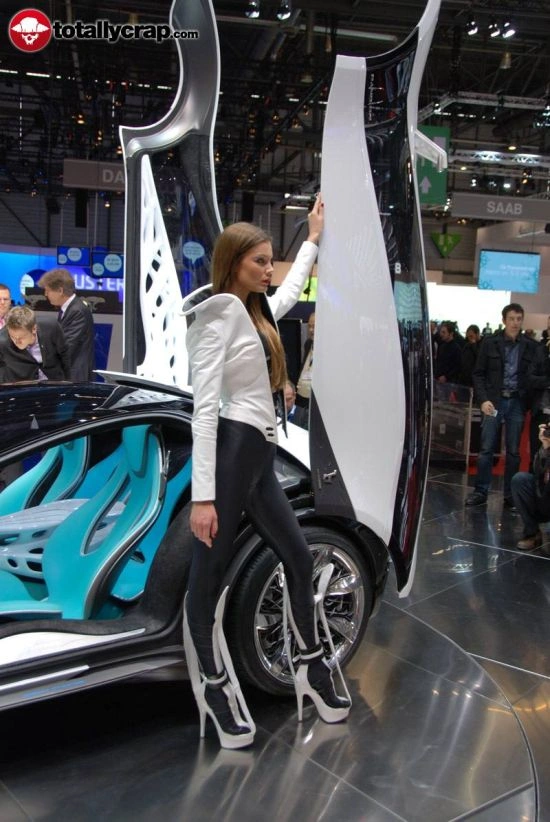 Дівчата на автовиставці в Женеві (110 фото) – фото 74