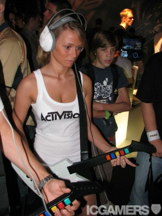 Дівчата та відеоігри (37 фото) – фото 3