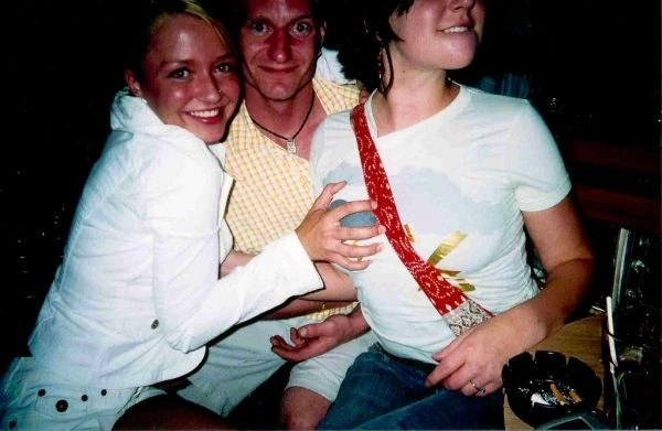 Дівчата лапають одна одну за груди (66 фото) – фото 3