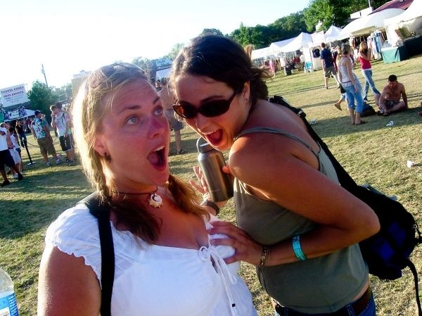 Дівчата лапають одна одну за груди (66 фото) – фото 6