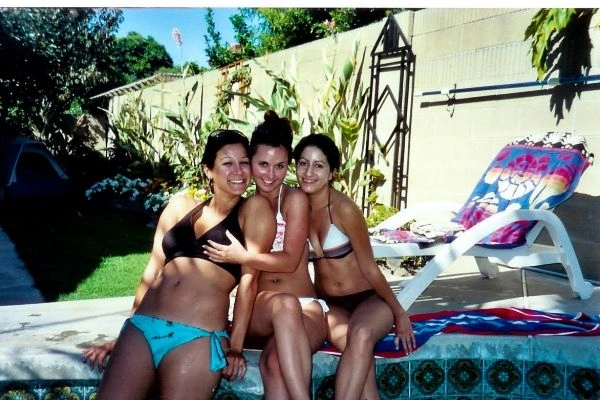 Дівчата лапають одна одну за груди (66 фото) – фото 43