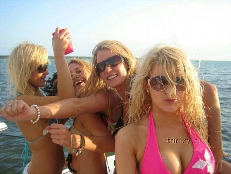 Чарівна підбірка чарівних дівчат у купальниках (62 фото) – фото 58