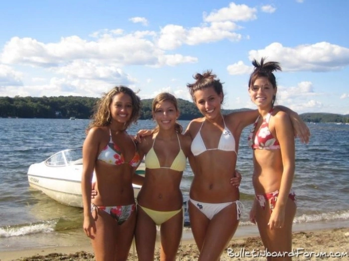 Дівчата в бікіні (150 фото) – фото 17