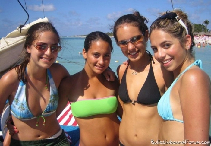 Дівчата в бікіні (150 фото) – фото 35