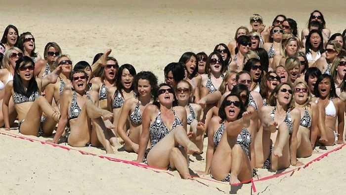 1000 і 10 бікіні на одному пляжі (20 фото) – фото 11