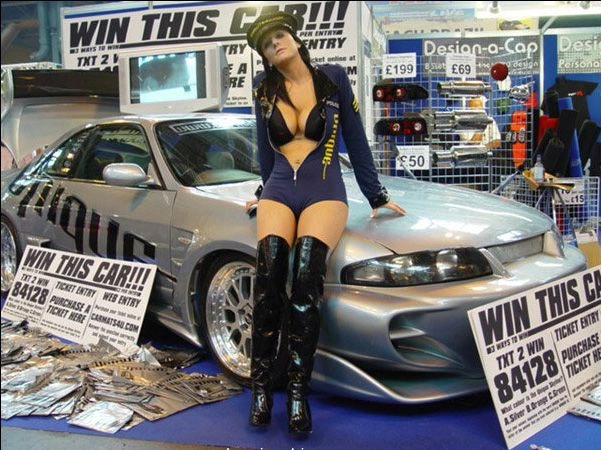 Дівчата з автовиставок (50 фотографій) – фото 20