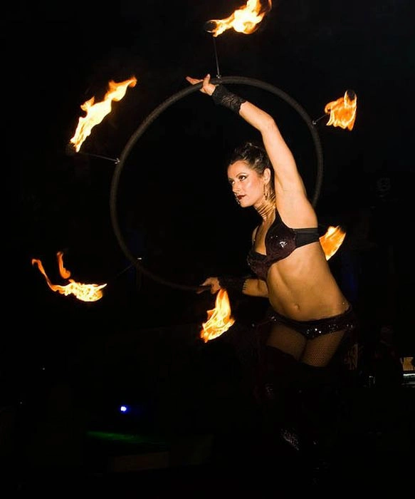 Дівчата на Хелловін вечірках у Playboy (102 фото)