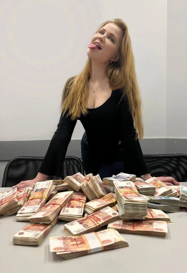 Актриса фільмів для дорослих та елітна модель Анджеліна Робігуд показала неймовірний заробіток (10 фото + 2 відео) – фото 3