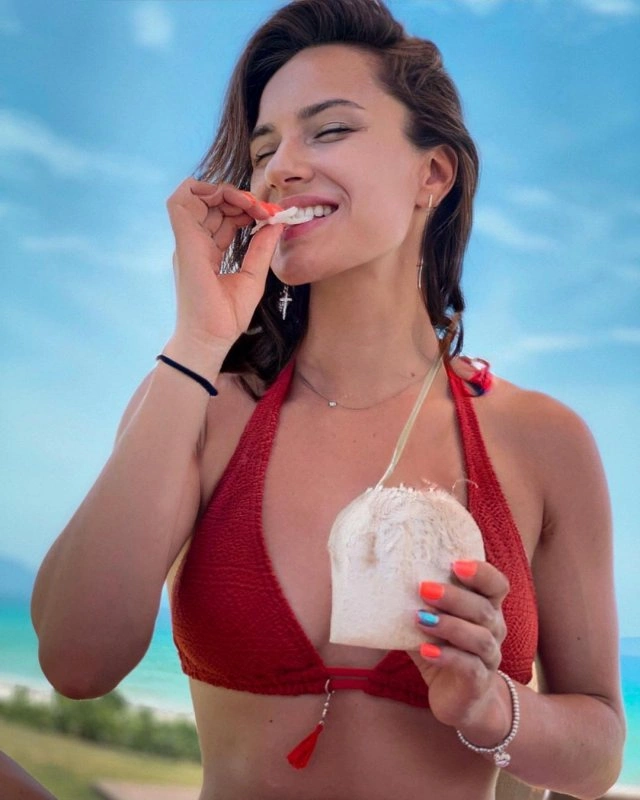 Анна Сидорова - дівчина Дмитра Соловйова, яка була свідком побиття свого коханого (15 фото + 2 відео) – фото 15