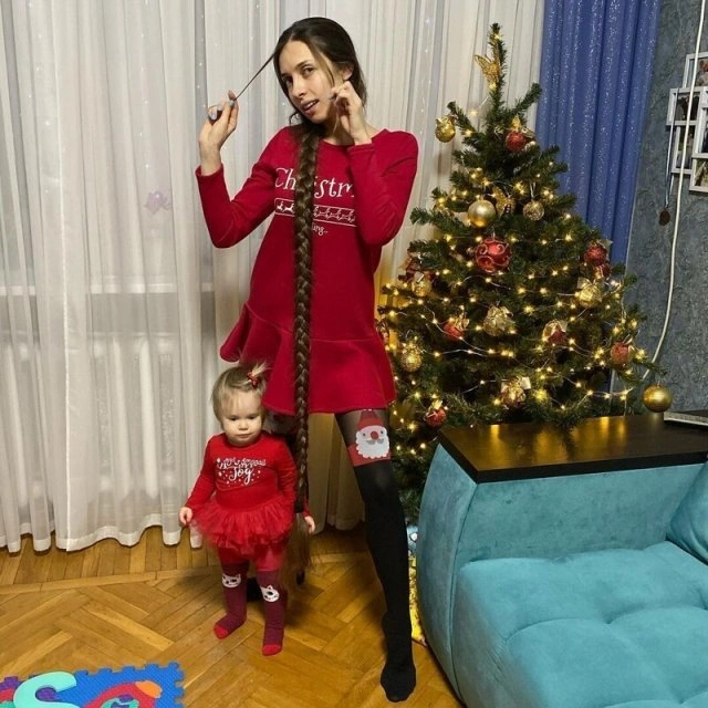 "Рапунцель з Дніпра: адвокатка з волоссям до п'ят" (15 фото)