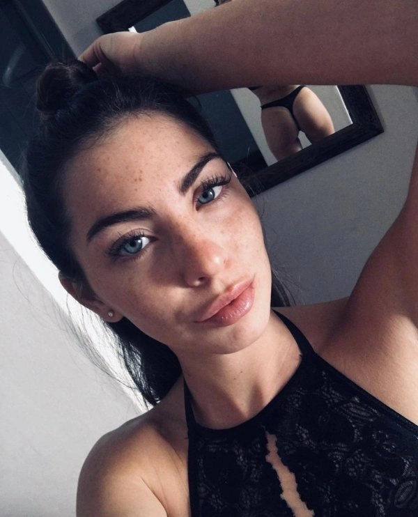 Гарні дівчата, сфотографовані з хорошого ракурсу (30 фото) – фото 7