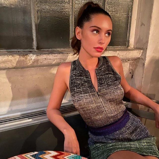 Подивіться на Айріс Лоу - дочку актора Джуда Лоу, яка занадто швидко виросла (14 фото) – фото 10