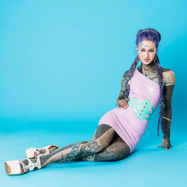 Анускатз - німецька тату-модель, зовнішній вигляд якої може налякати (20 фото) – фото 2