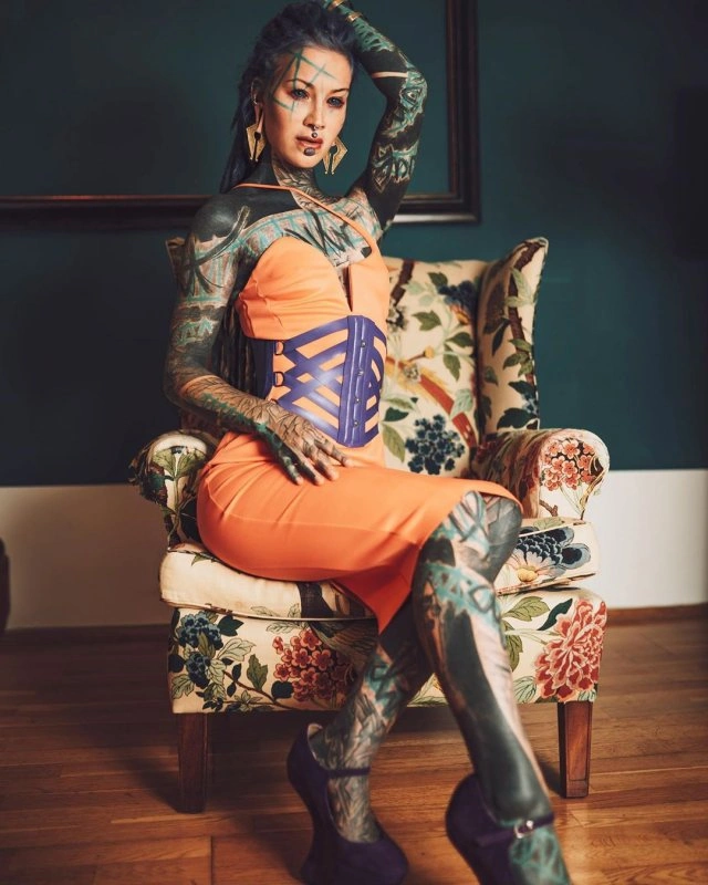 Анускатз - німецька тату-модель, зовнішній вигляд якої може налякати (20 фото) – фото 11