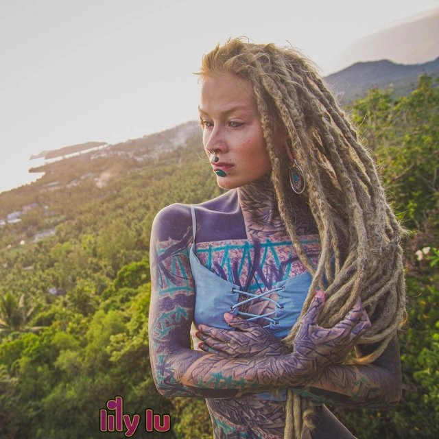 Анускатз - німецька тату-модель, зовнішній вигляд якої може налякати (20 фото) – фото 12