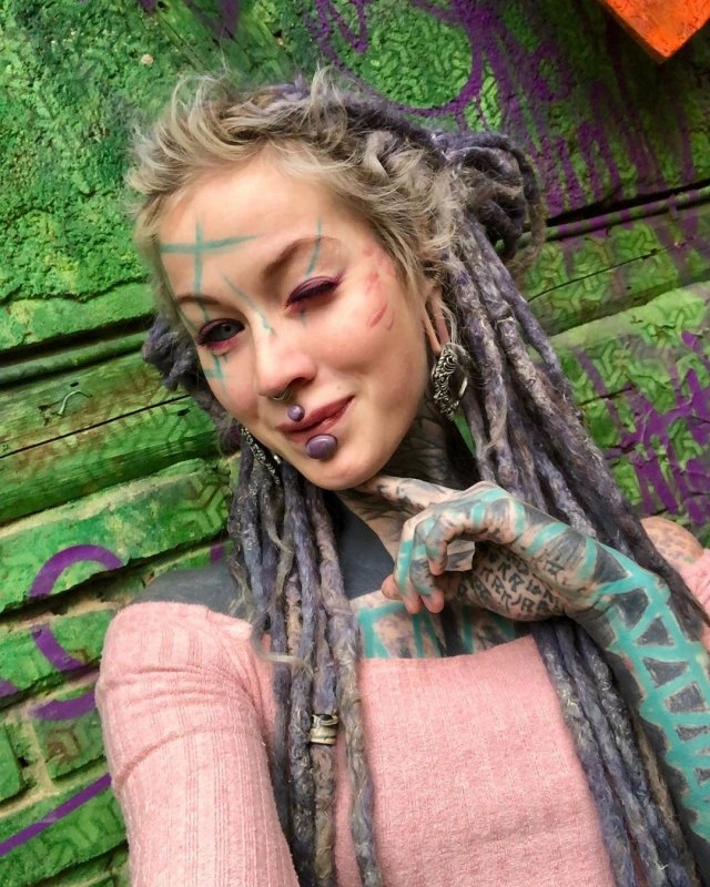 Анускатз - німецька тату-модель, зовнішній вигляд якої може налякати (20 фото) – фото 20