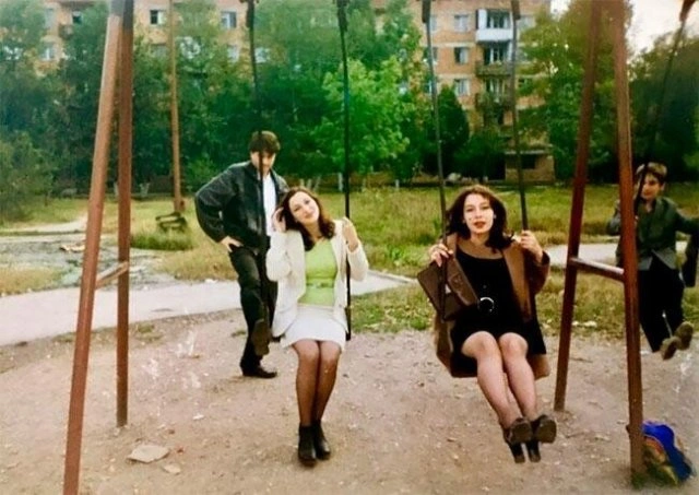 Дівчата з 90-х: різні, але все одно чарівні (15 фото) – фото 15