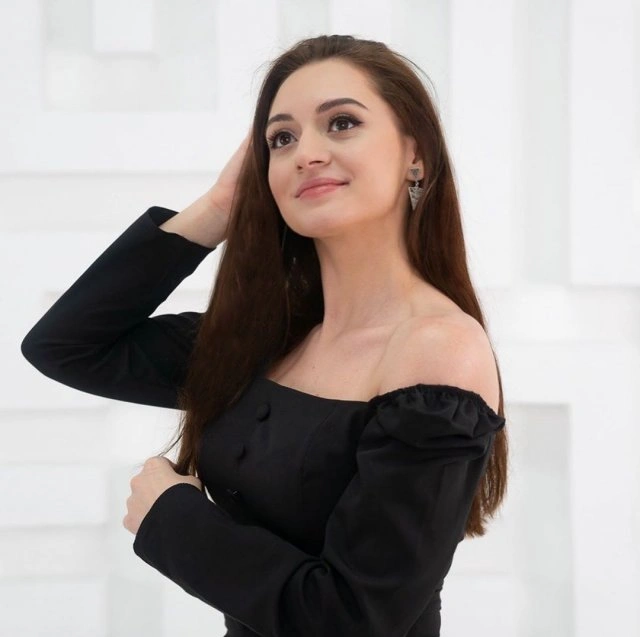 Мілена Григорян - красива помічниця депутата Госдуми Сергія Боярського (19 фото) – фото 16