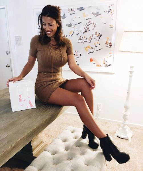 Чудові дівчата в платтях (60 фото) – фото 11