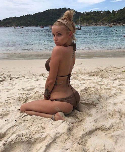 Дівчата в купальниках (62 фото) – фото 24