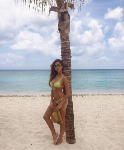 Чудові дівчата в купальниках (57 фото) – фото 47