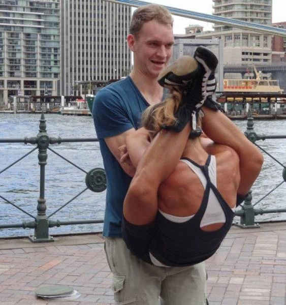 Неймовірно гнучкі дівчата (42 фото) – фото 16