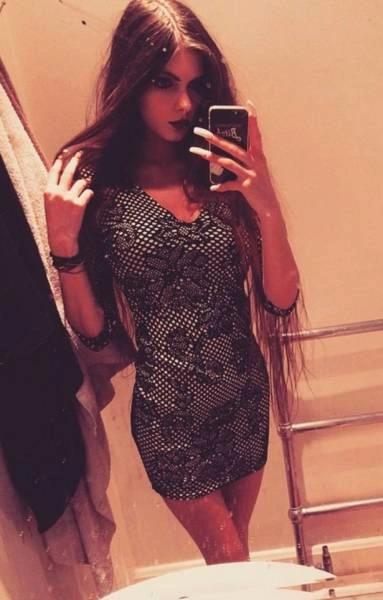 У Великобританії дівчина втратила роботу через свою привабливість (18 фото) – фото 13