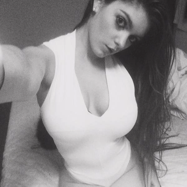 У Великобританії дівчина втратила роботу через свою привабливість (18 фото) – фото 14