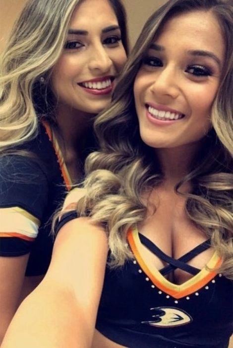 Чарівні чірлідерки та вболівальниці (35 фото) – фото 2