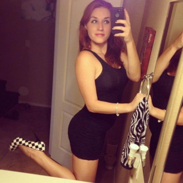 Худі дівчата в облягаючих сукнях (35 фото) – фото 5