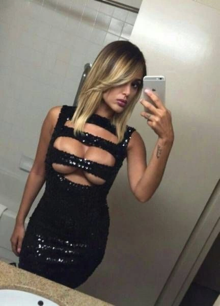 Дівчата в облягаючих сукнях (46 фото) – фото 30