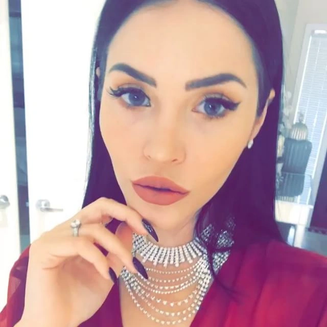 Клаудія Альєнде - бразильська копія Меган Фокс з чудовою фігурою (30 фото) – фото 14