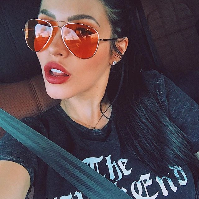 Клаудія Альєнде - бразильська копія Меган Фокс з чудовою фігурою (30 фото) – фото 15