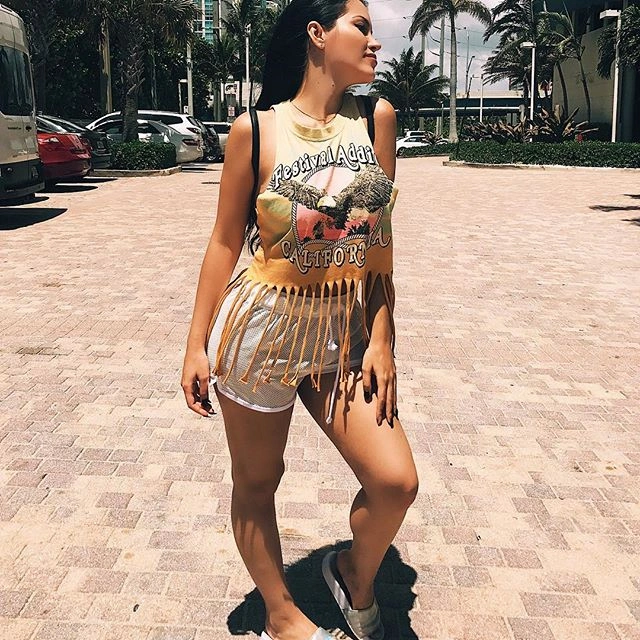 Клаудія Альєнде - бразильська копія Меган Фокс з чудовою фігурою (30 фото) – фото 22