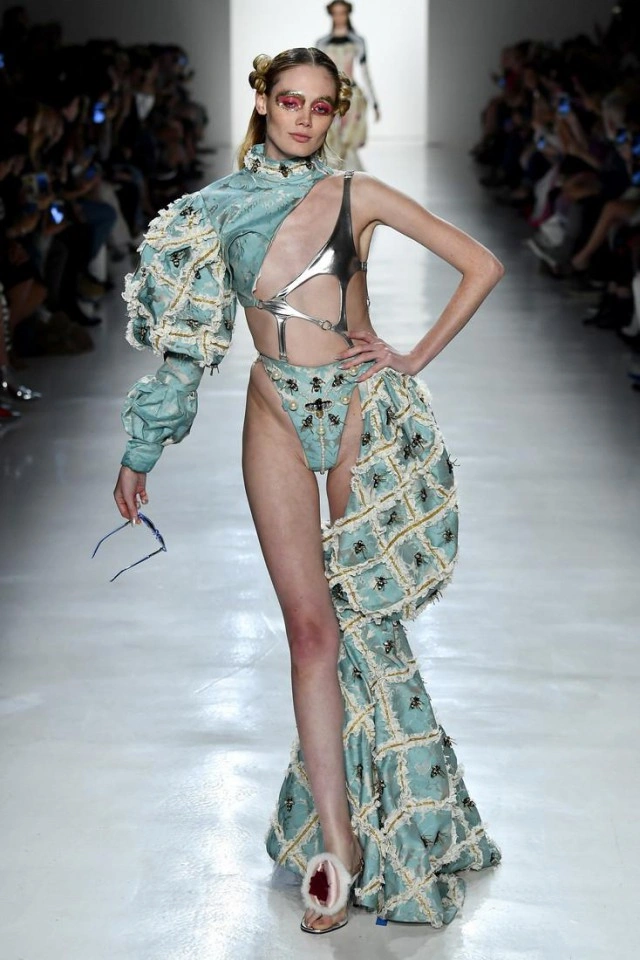 У Нью-Йорку представили дивовижну колекцію одягу (23 фото) – фото 9