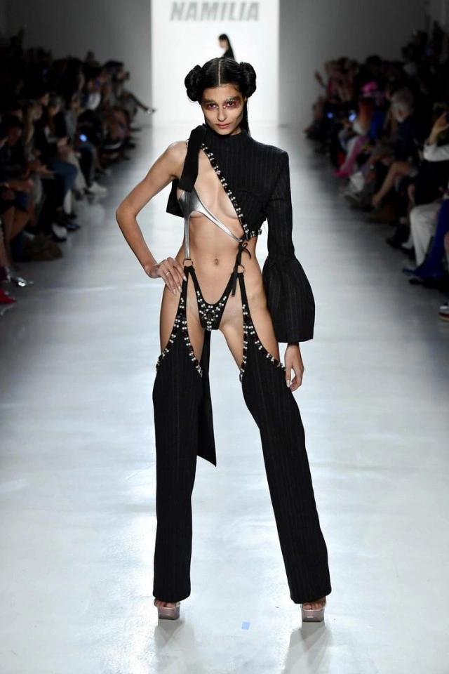 У Нью-Йорку представили дивовижну колекцію одягу (23 фото) – фото 10