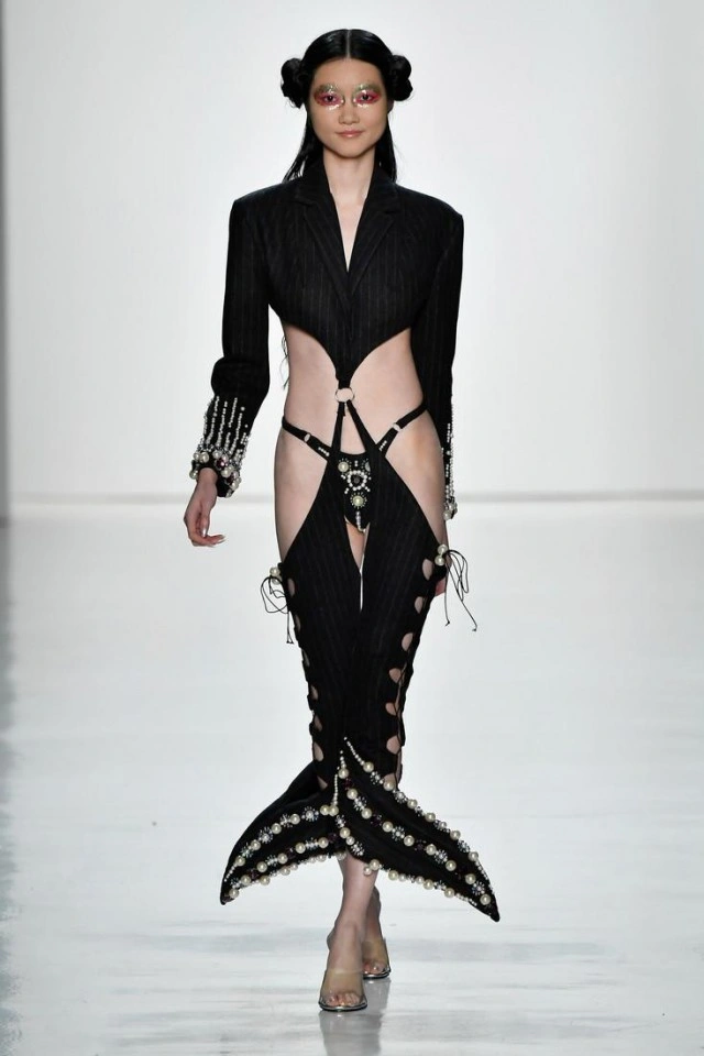 У Нью-Йорку представили дивовижну колекцію одягу (23 фото) – фото 14